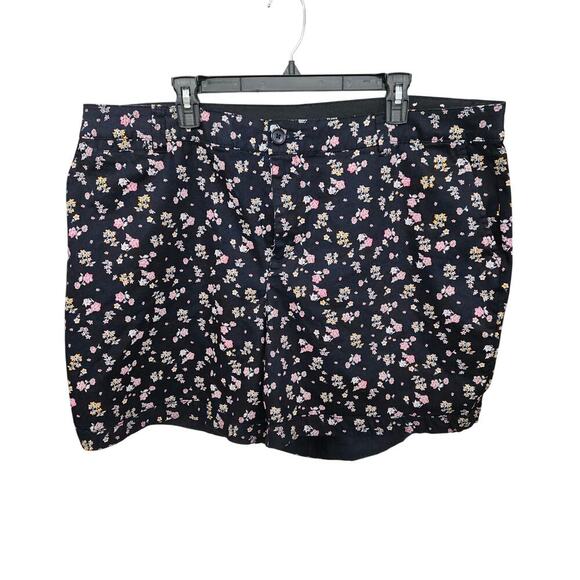 Lane Bryant Floral Womens Midi Shorts Size 20 Cotton Blend Signature Fit Chino - Picture 4 of 9